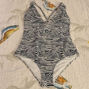 ❤️H&M Zebra stripe deep-V swimsuit